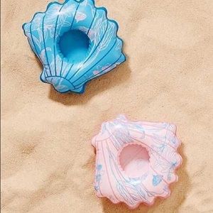 5/$25 New UO Seashell Floating Drink Holders